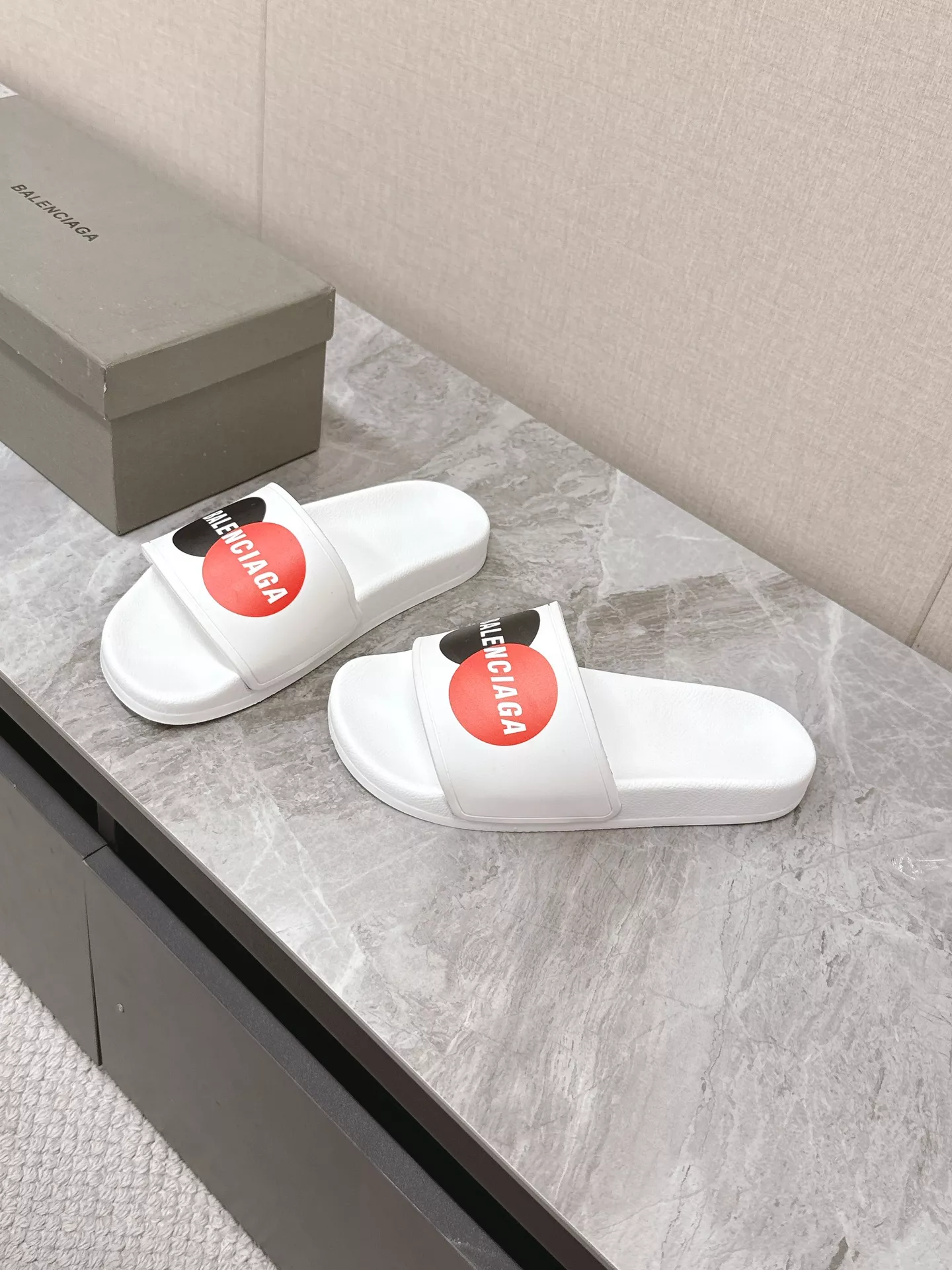 Fashionable 2189 Balenciaga Slippers For Men