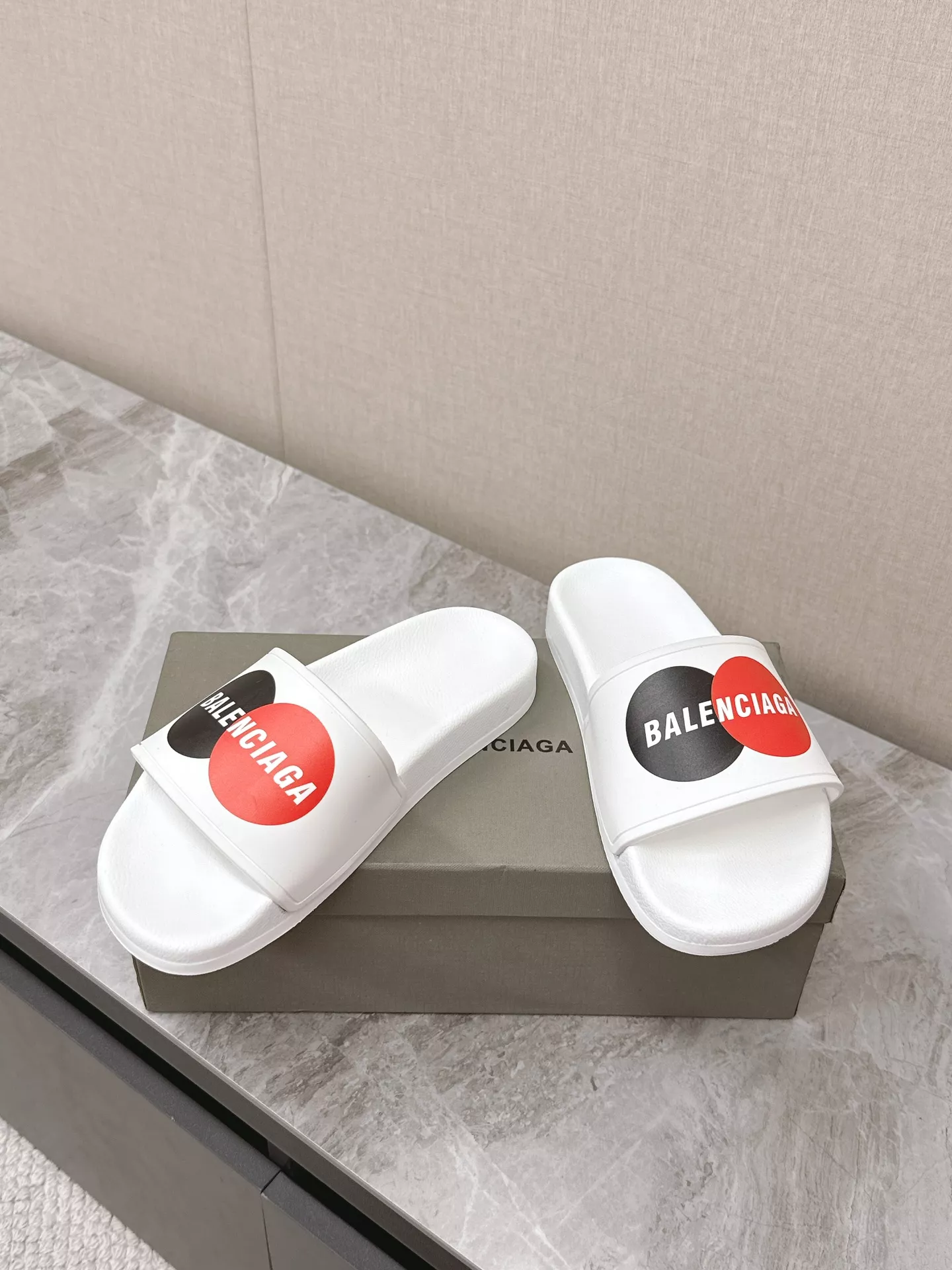 Fashionable 2189 Balenciaga Slippers For Men