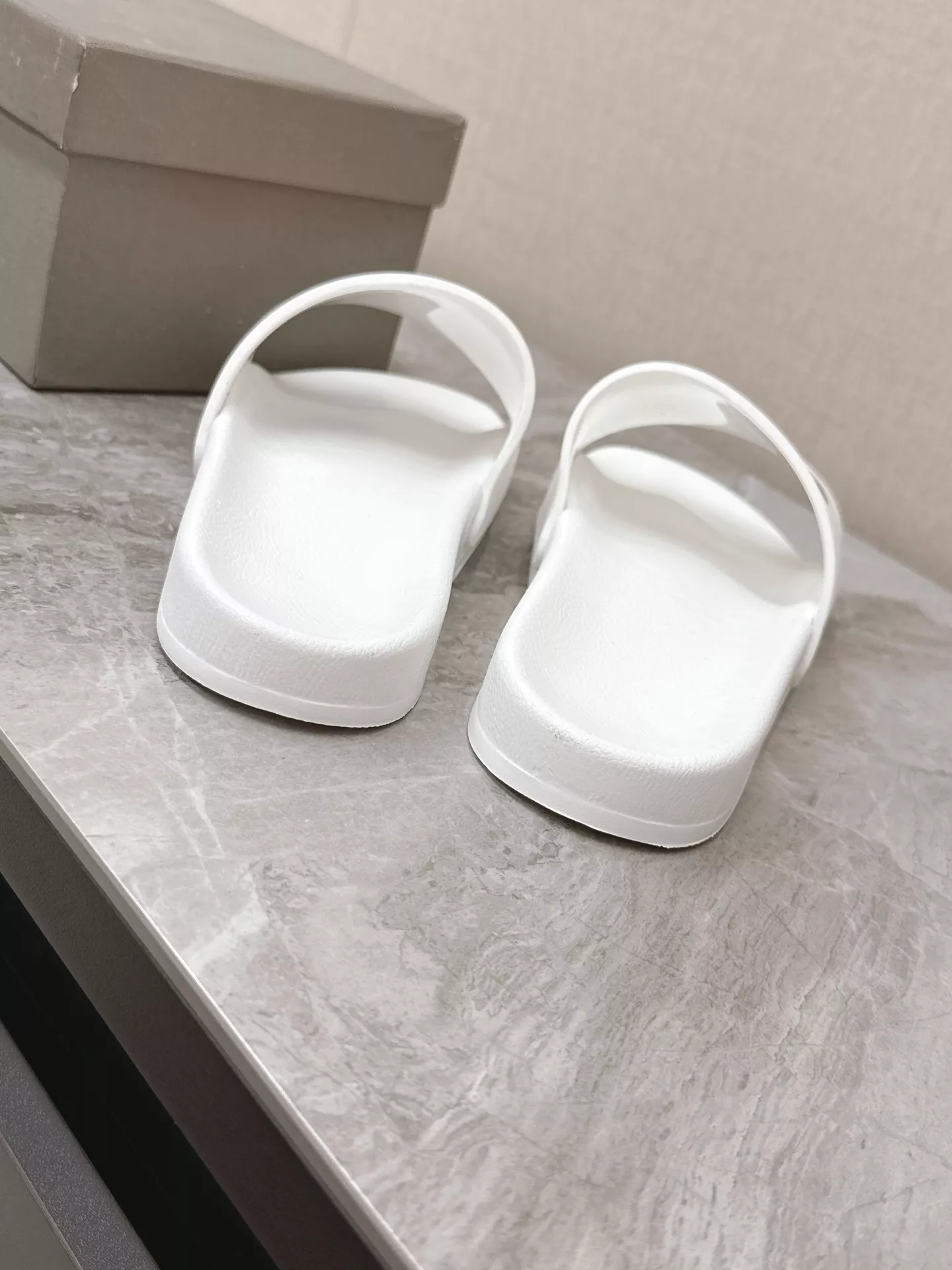 Fashionable 2189 Balenciaga Slippers For Men