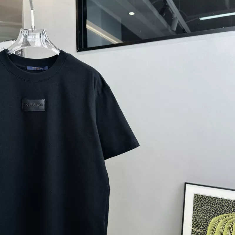 Fashionable 2419 Louis Vuitton LV T-Shirts Short Sleeved For Unisex