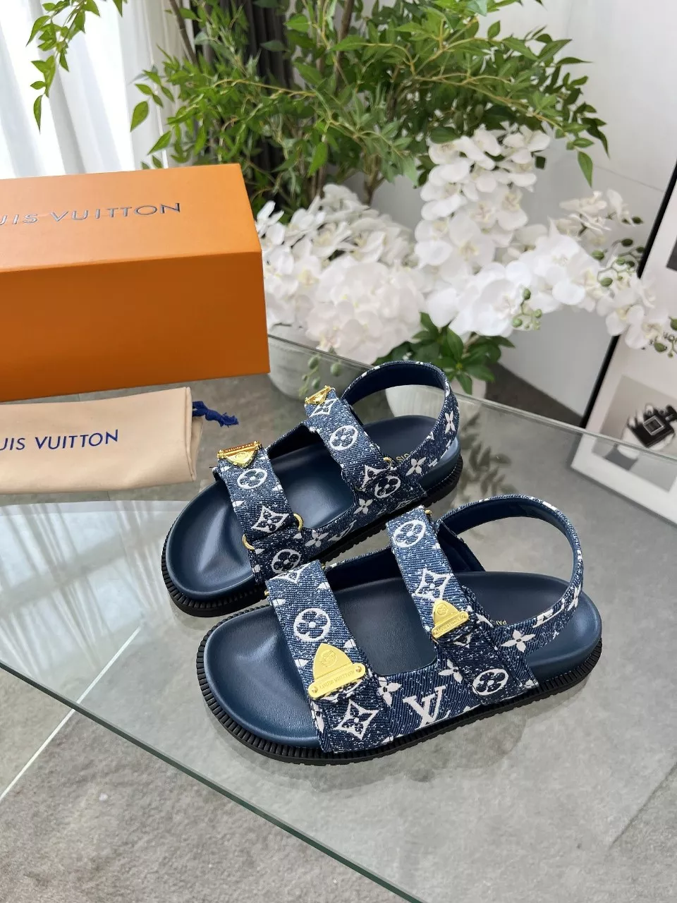 Fashionable 2439 Louis Vuitton Sandal For Women