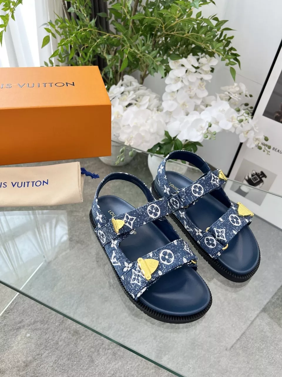 Fashionable 2439 Louis Vuitton Sandal For Women