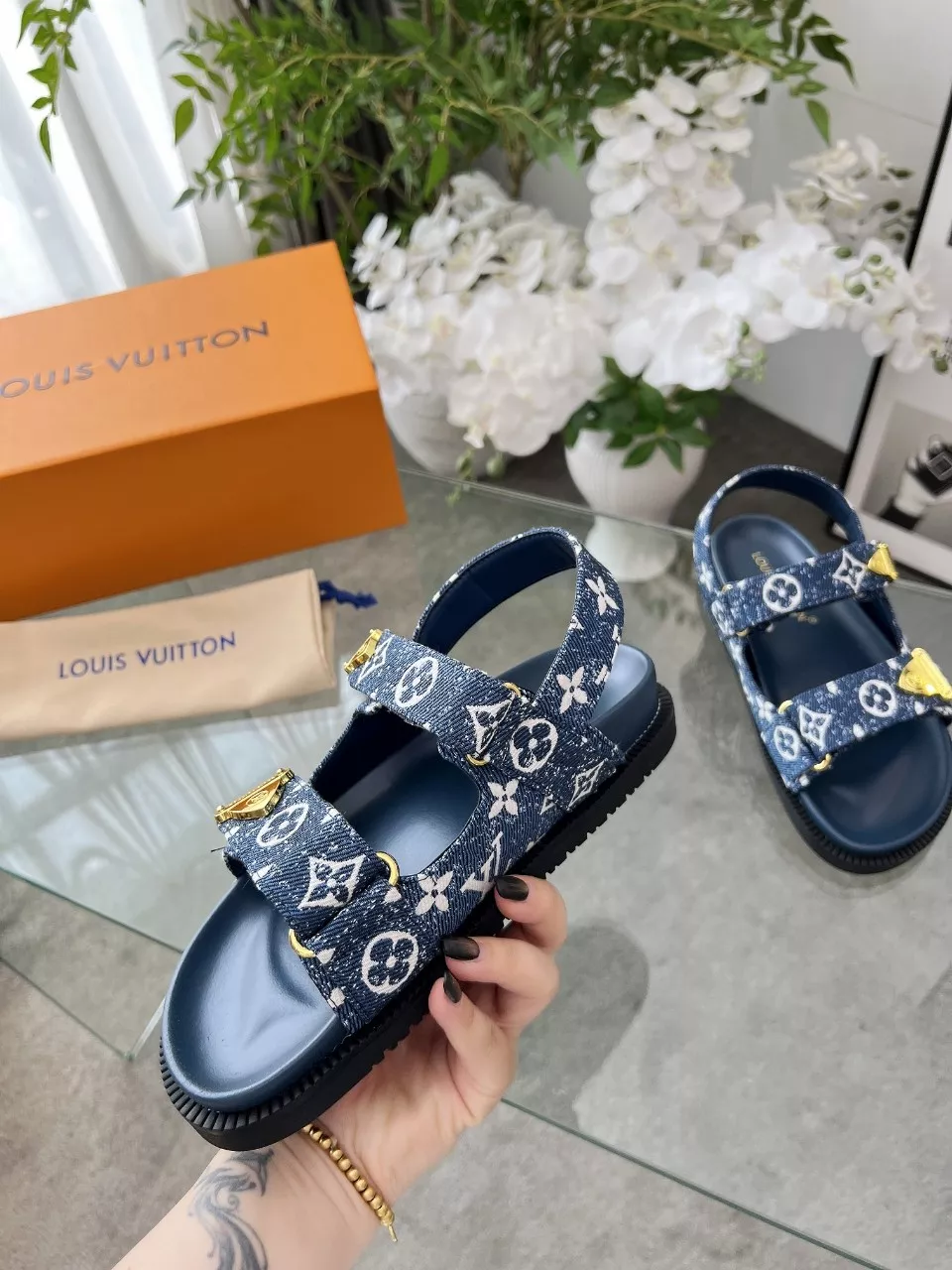 Fashionable 2439 Louis Vuitton Sandal For Women