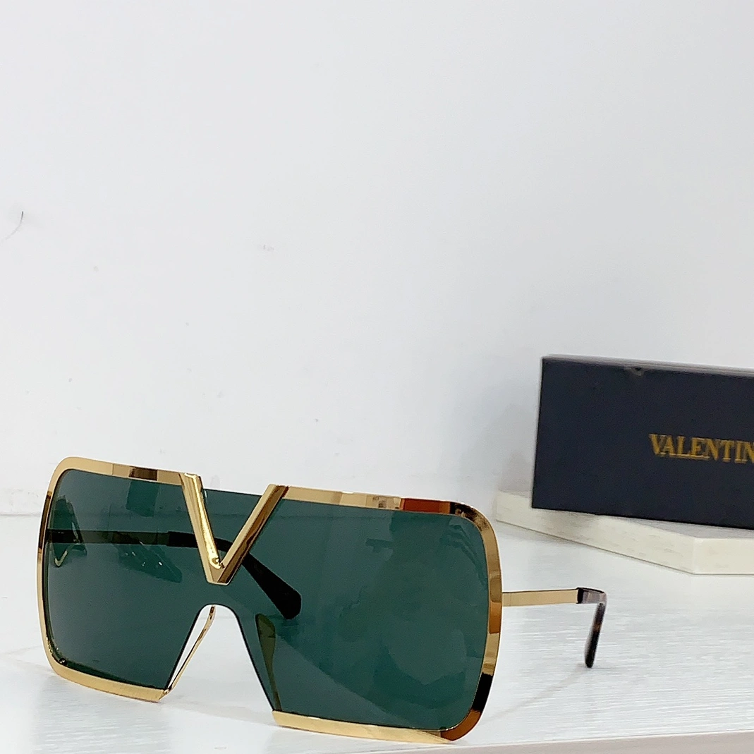 Fashionable 2440 Valentino AAA Quality Sunglasses