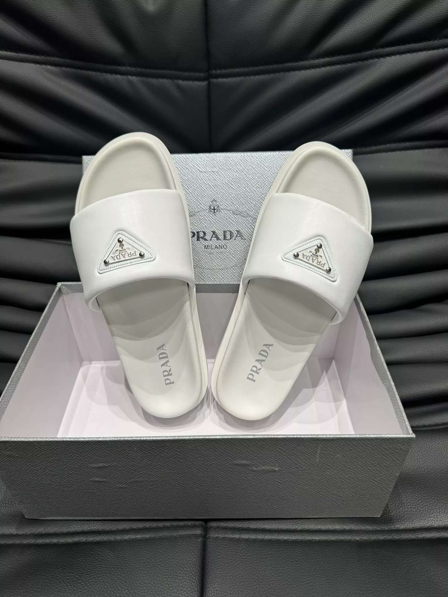 Fashionable 2460 Prada Slippers For Men