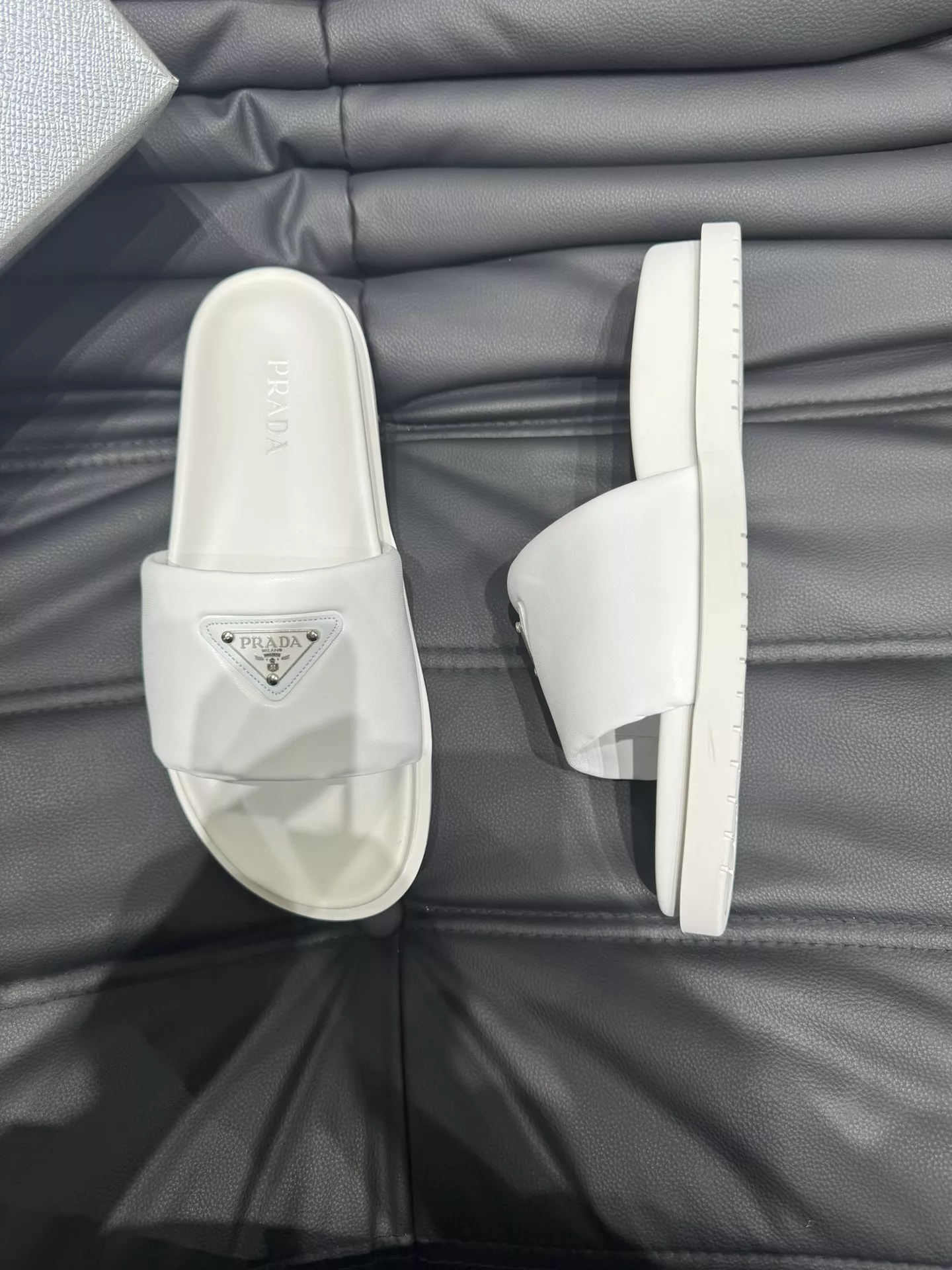 Fashionable 2460 Prada Slippers For Men