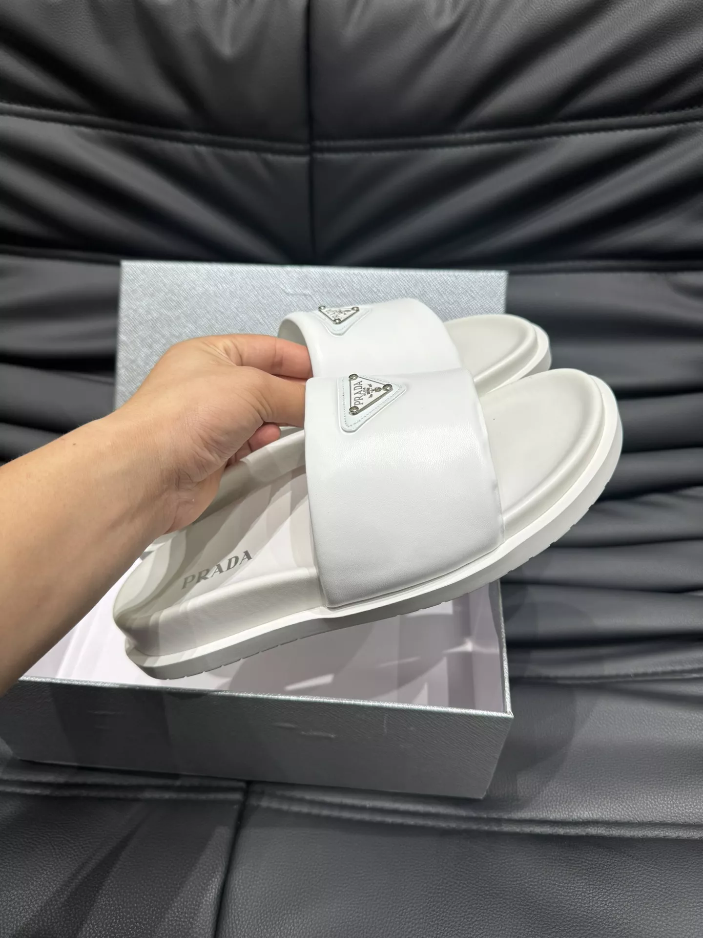 Fashionable 2460 Prada Slippers For Men