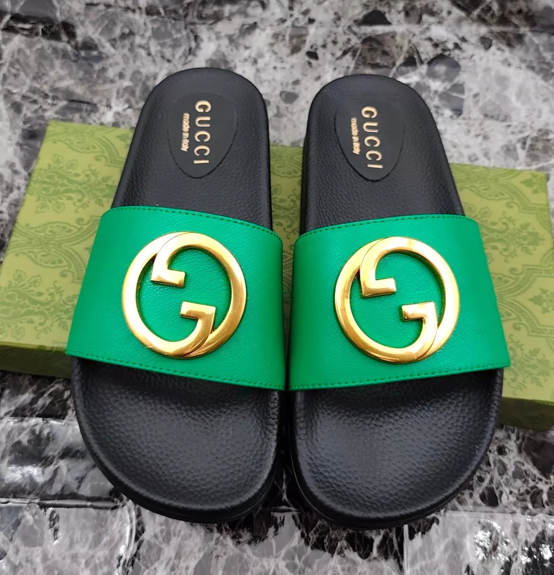 Fashionable 2473 Gucci Slippers For Men