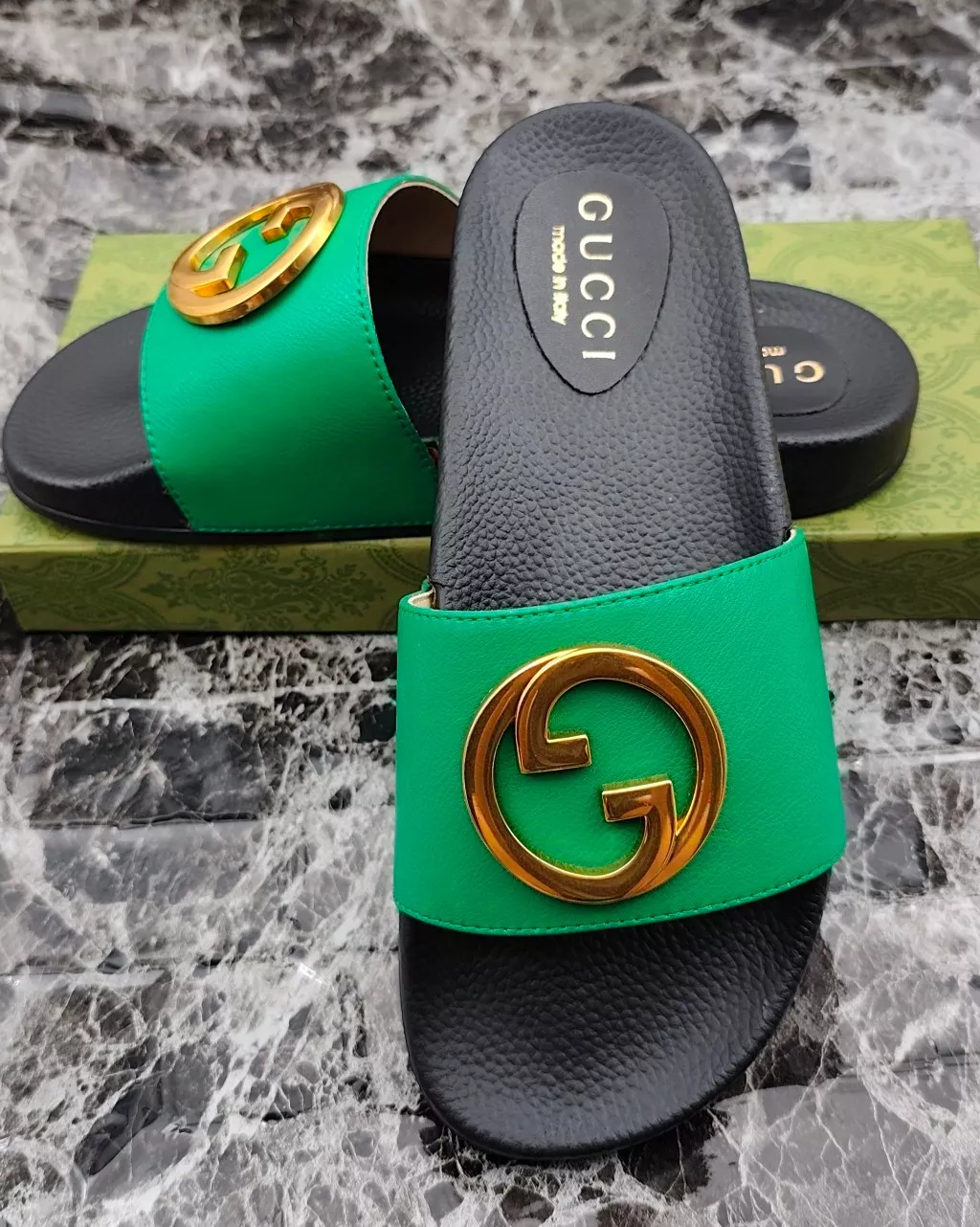 Fashionable 2473 Gucci Slippers For Men