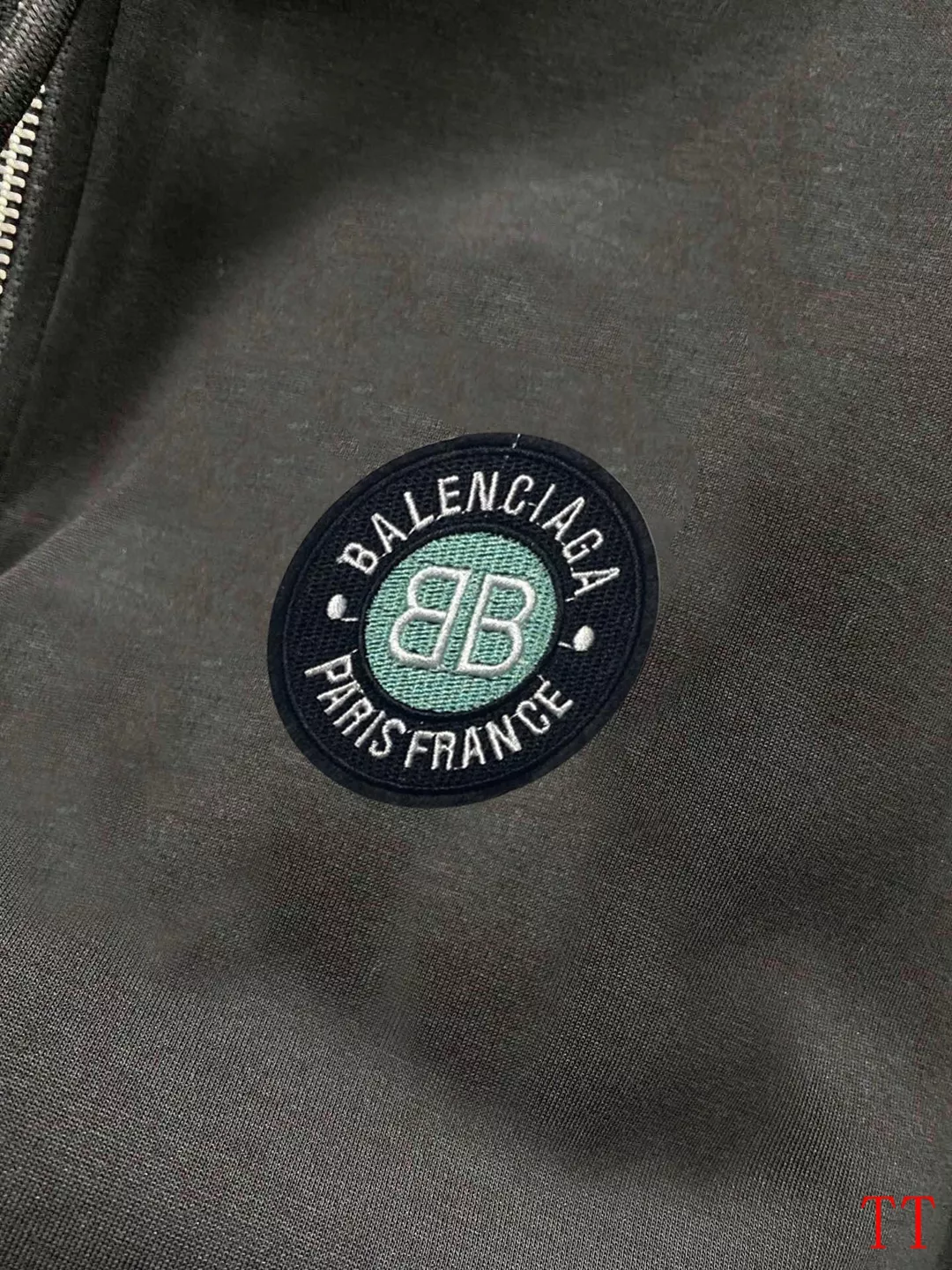 Fashionable 248 Balenciaga Fashion Tracksuits Long Sleeved For Men