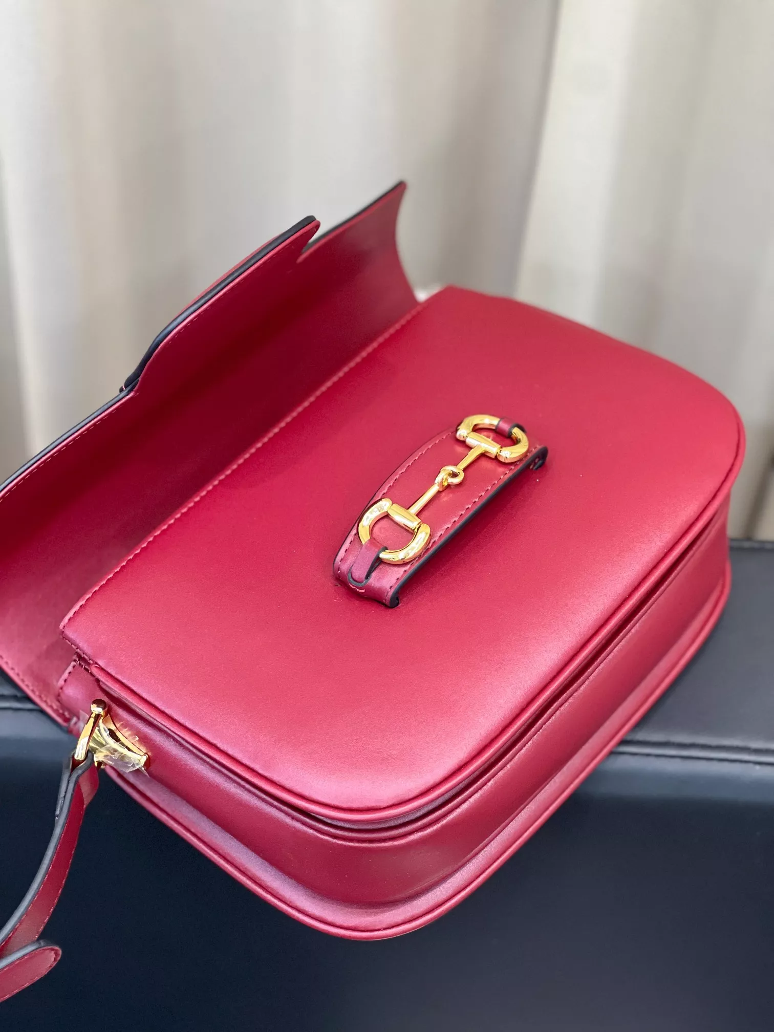 Fashionable 2547 Gucci AAA Quality Messenger Bags For Women