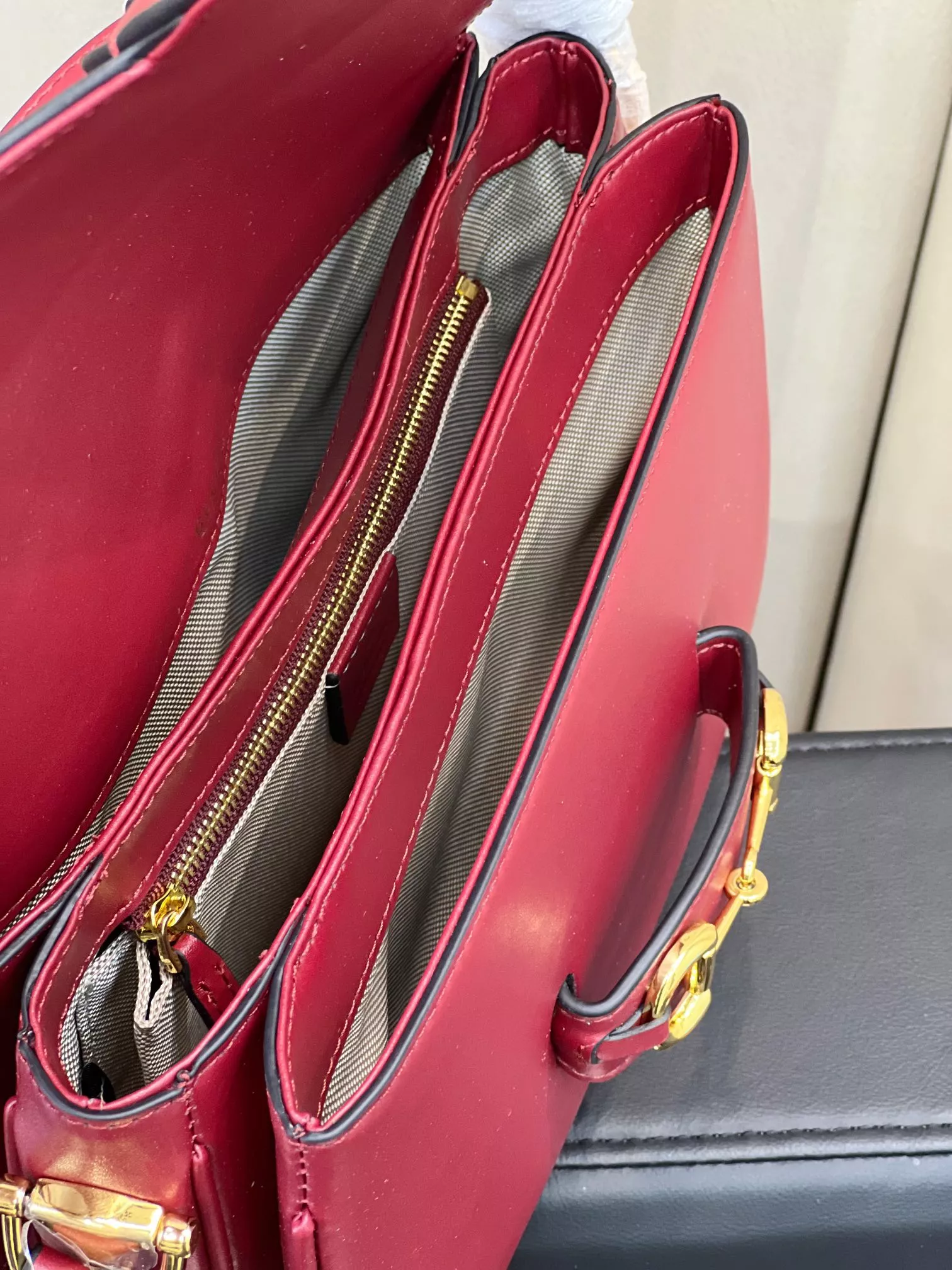 Fashionable 2547 Gucci AAA Quality Messenger Bags For Women