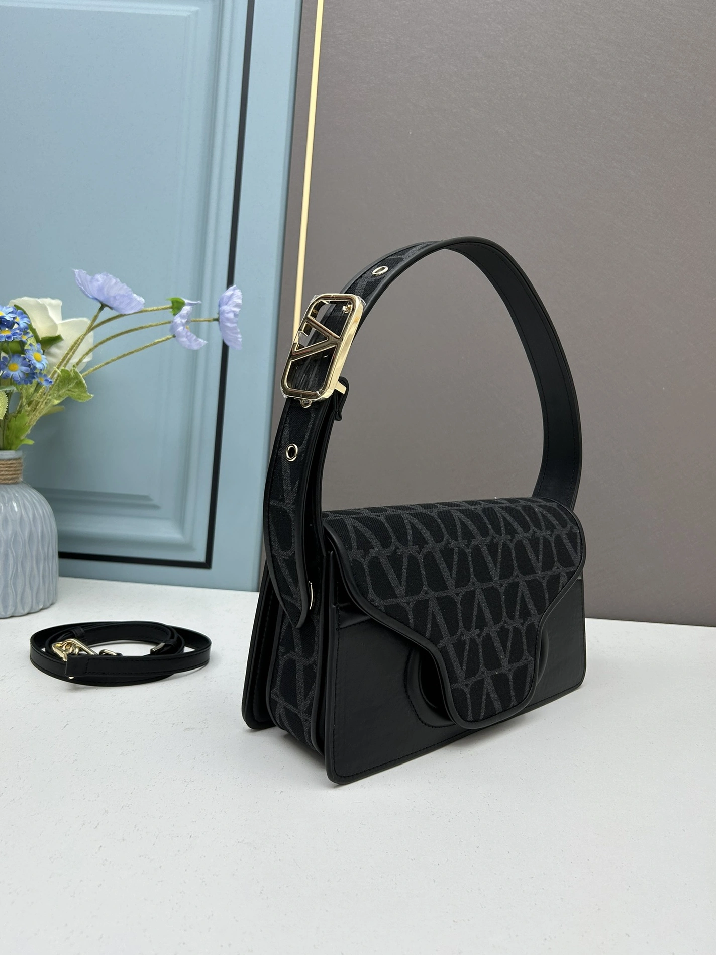 Fashionable 2623 Valentino AAA Quality Shoulder Bags For Women