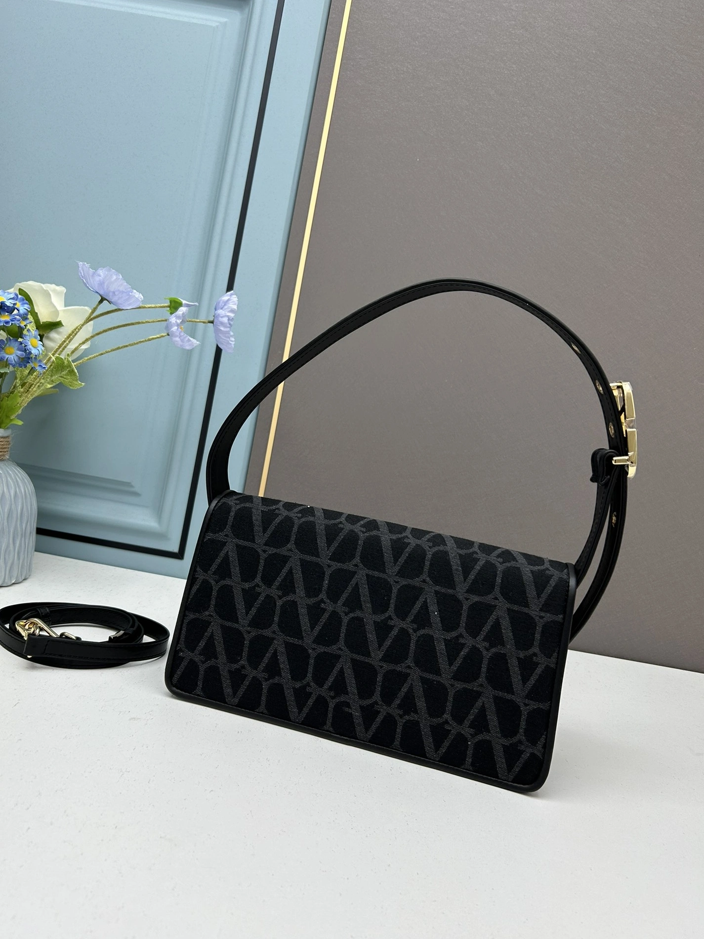 Fashionable 2623 Valentino AAA Quality Shoulder Bags For Women