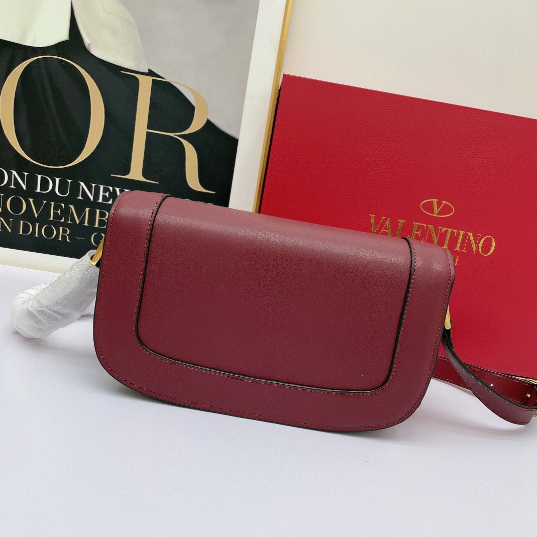 Fashionable 2735 Valentino AAA Quality Messenger Bags For Women