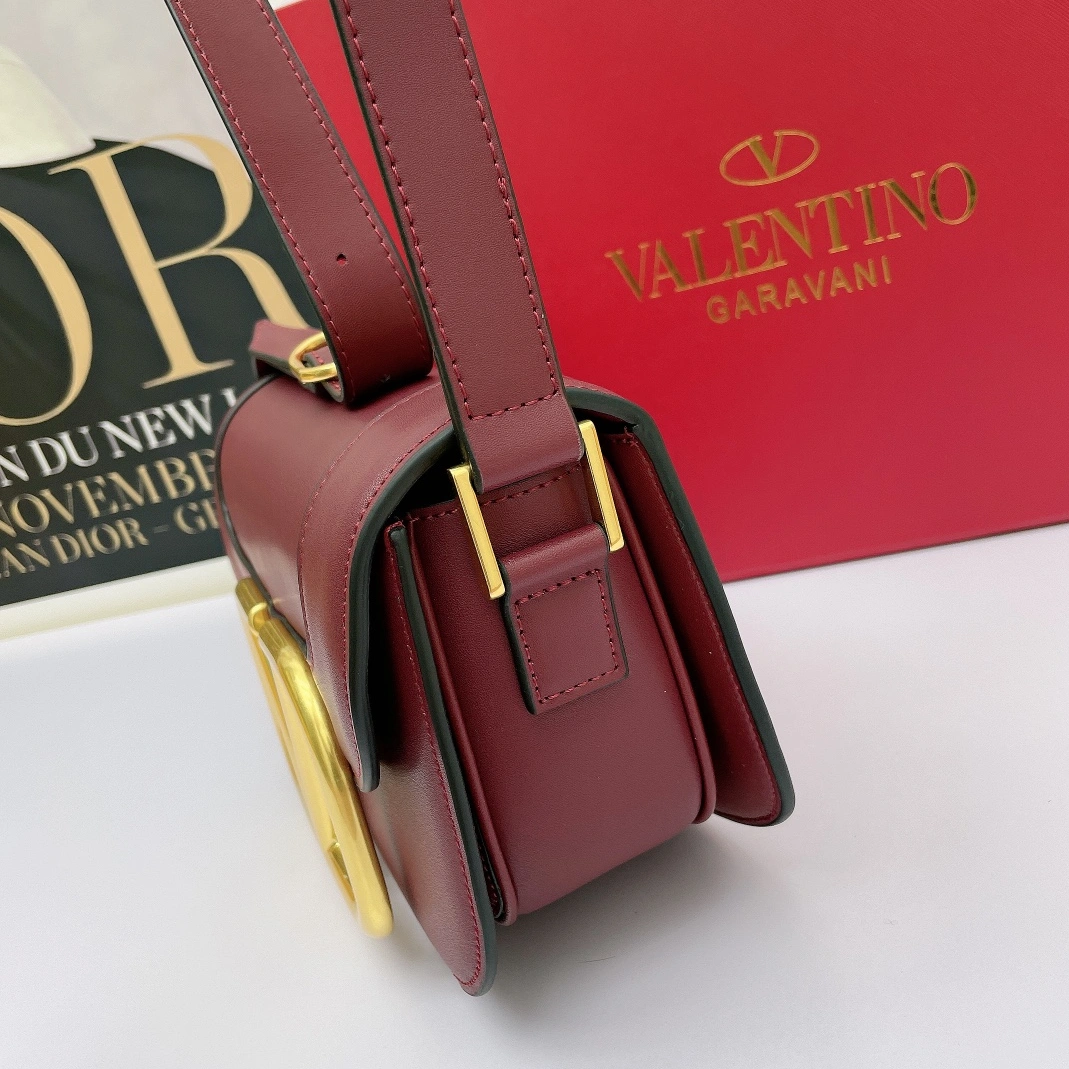 Fashionable 2735 Valentino AAA Quality Messenger Bags For Women