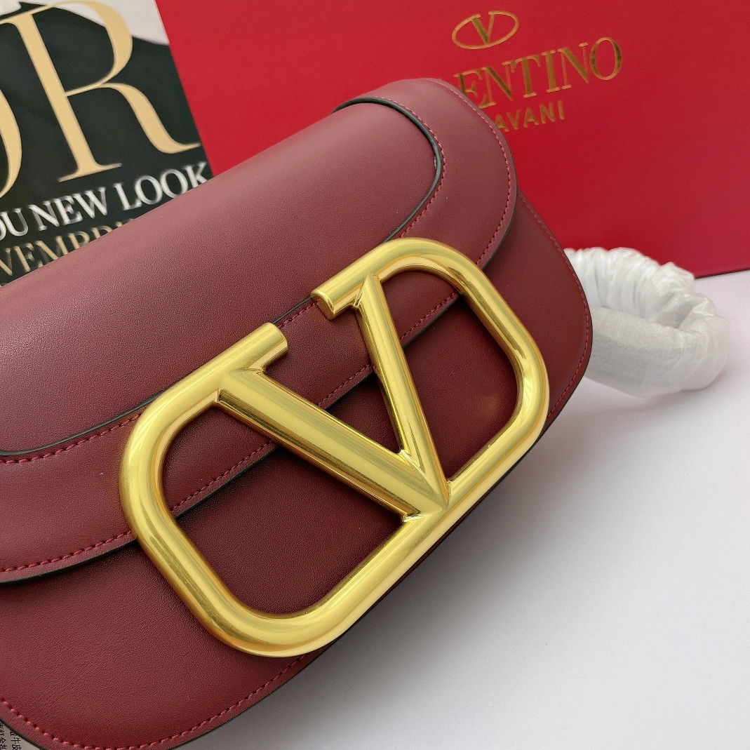 Fashionable 2735 Valentino AAA Quality Messenger Bags For Women