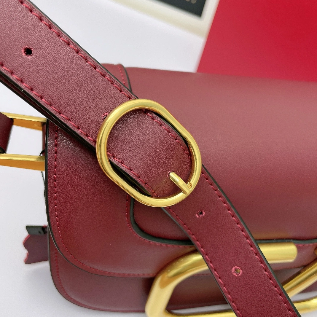 Fashionable 2735 Valentino AAA Quality Messenger Bags For Women