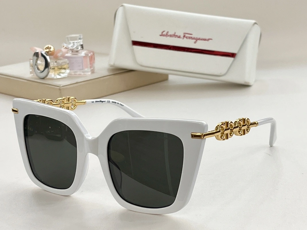 Fashionable 2955 Salvatore Ferragamo AAA Quality Sunglasses