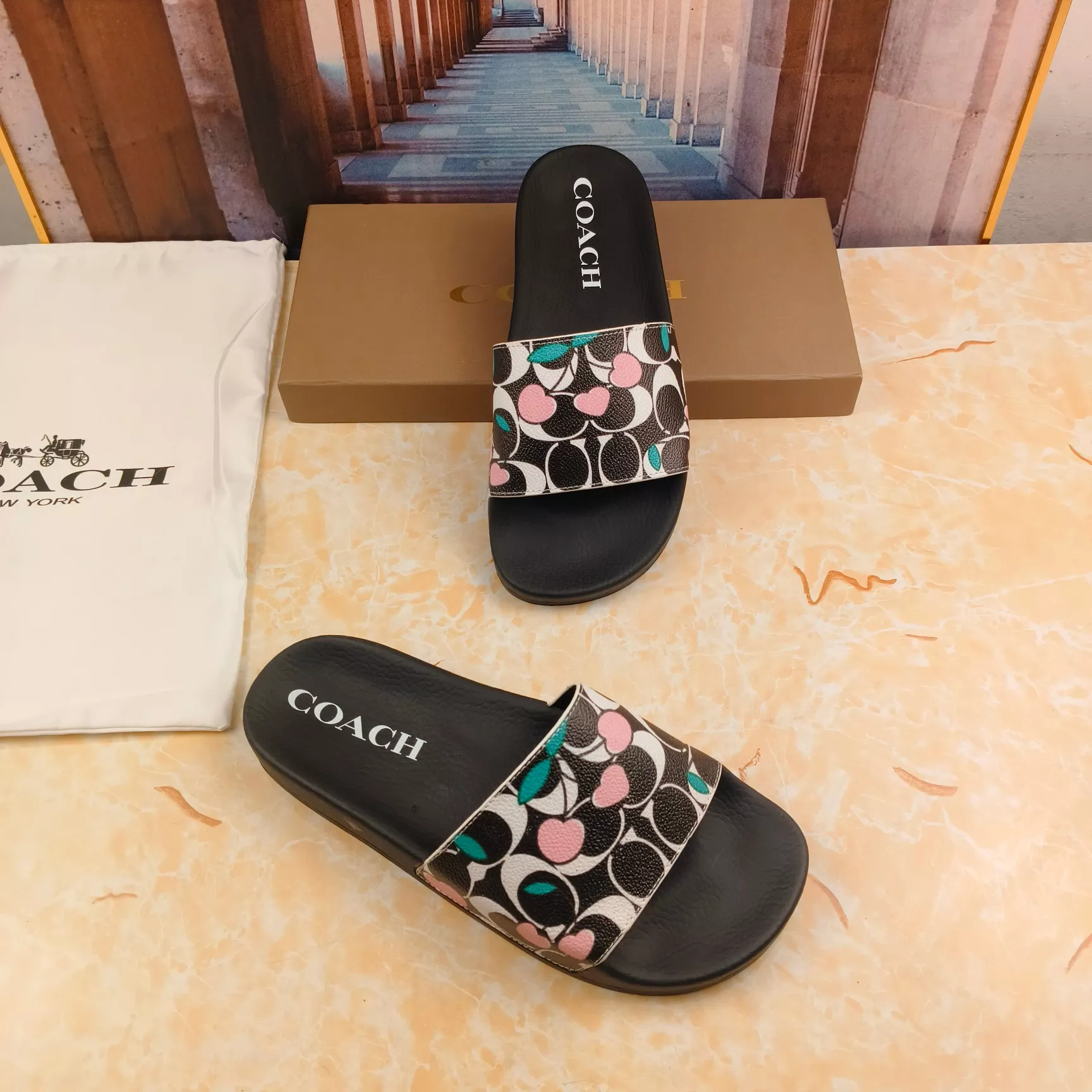 Fashionable 2989 Coach Slippers For Men