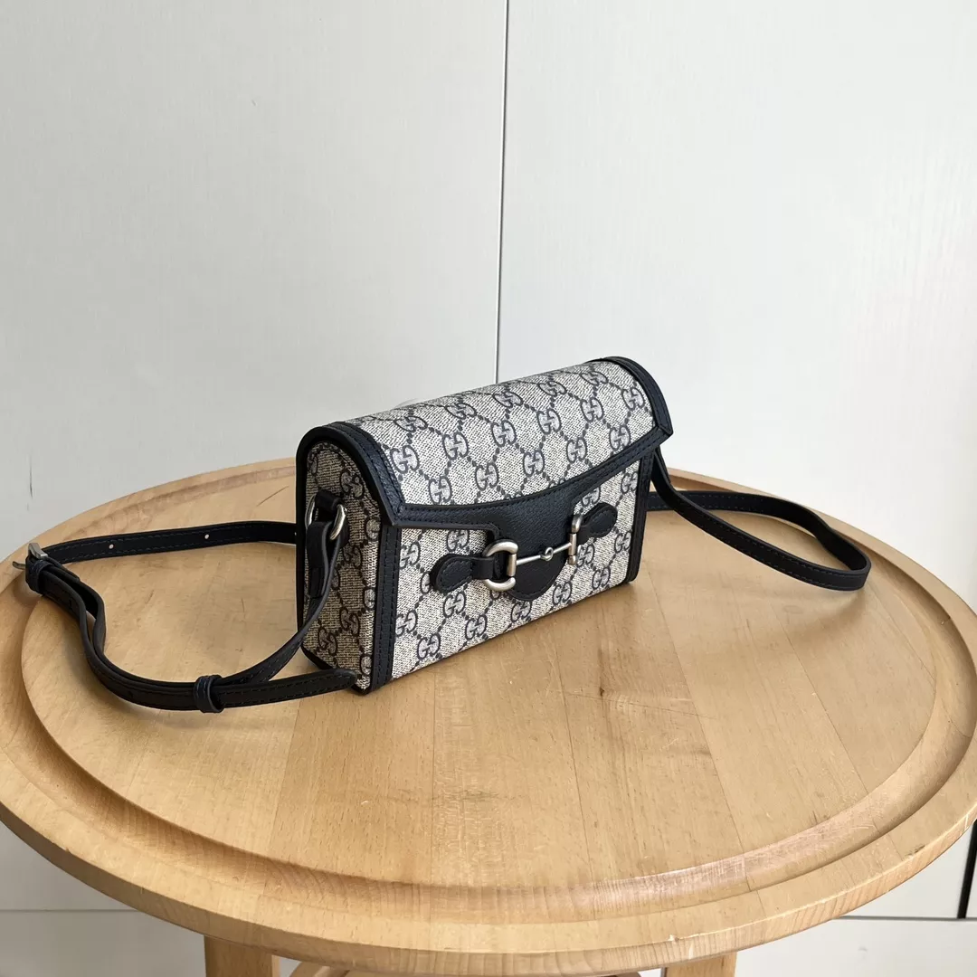 Fashionable 3048 Gucci AAA Quality Messenger Bags For Women
