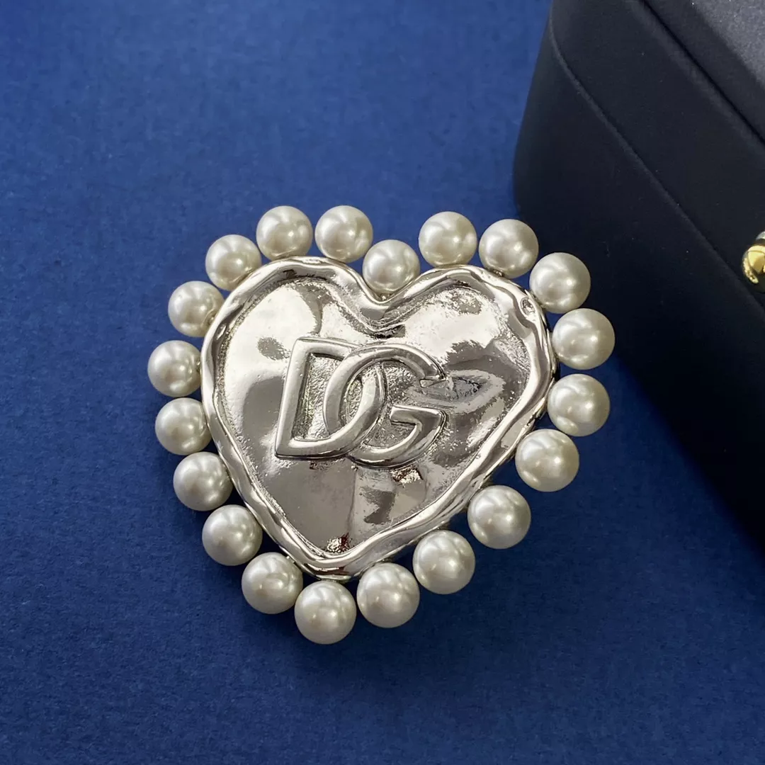 Fashionable 324 Dolce & Gabbana Brooches For Women