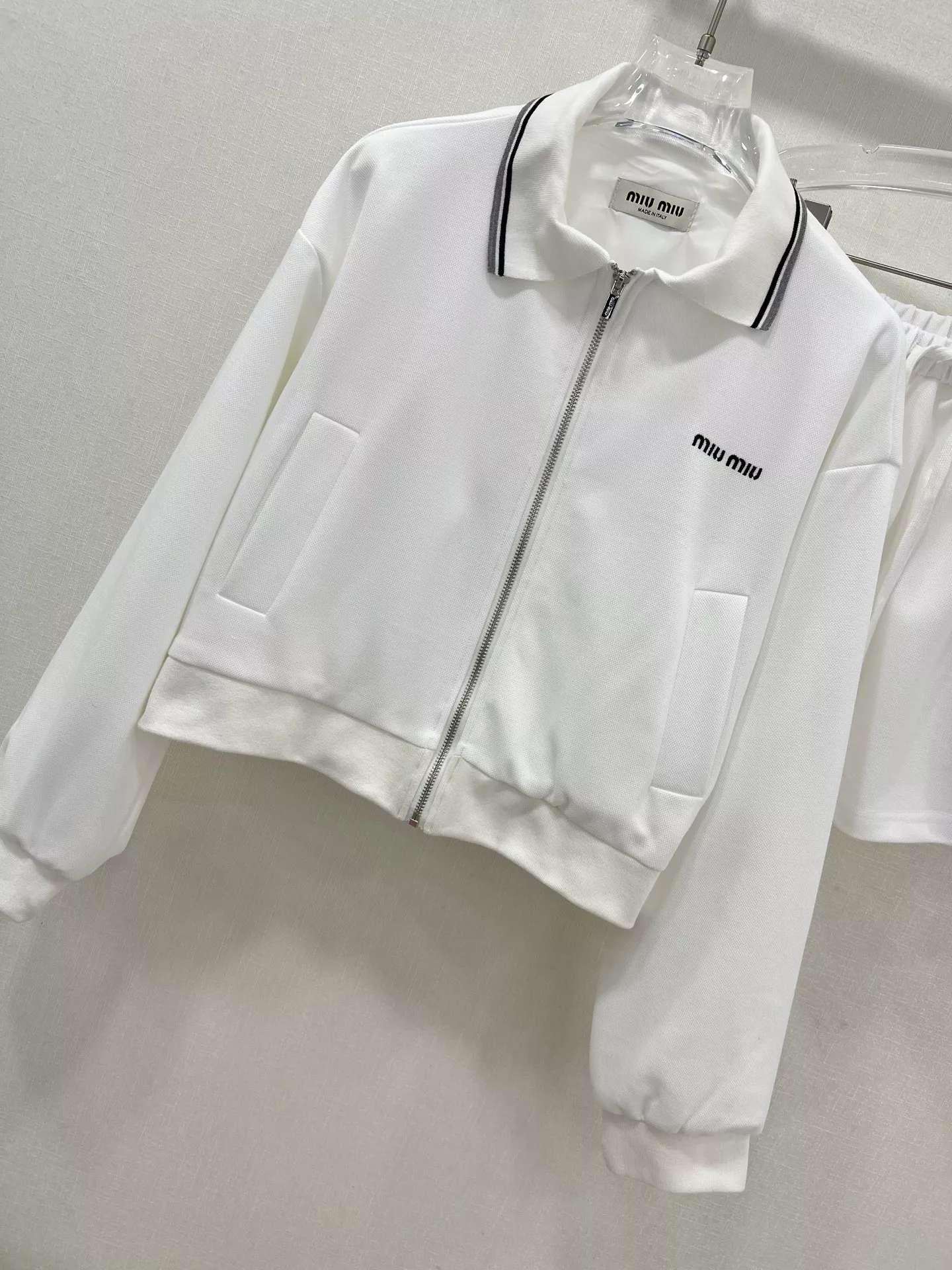 Fashionable 3260 MIU MIU Tracksuits Long Sleeved For Women