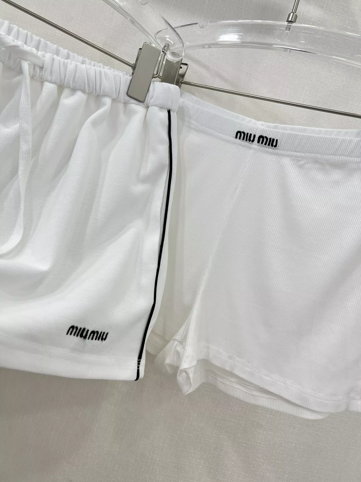 Fashionable 3260 MIU MIU Tracksuits Long Sleeved For Women