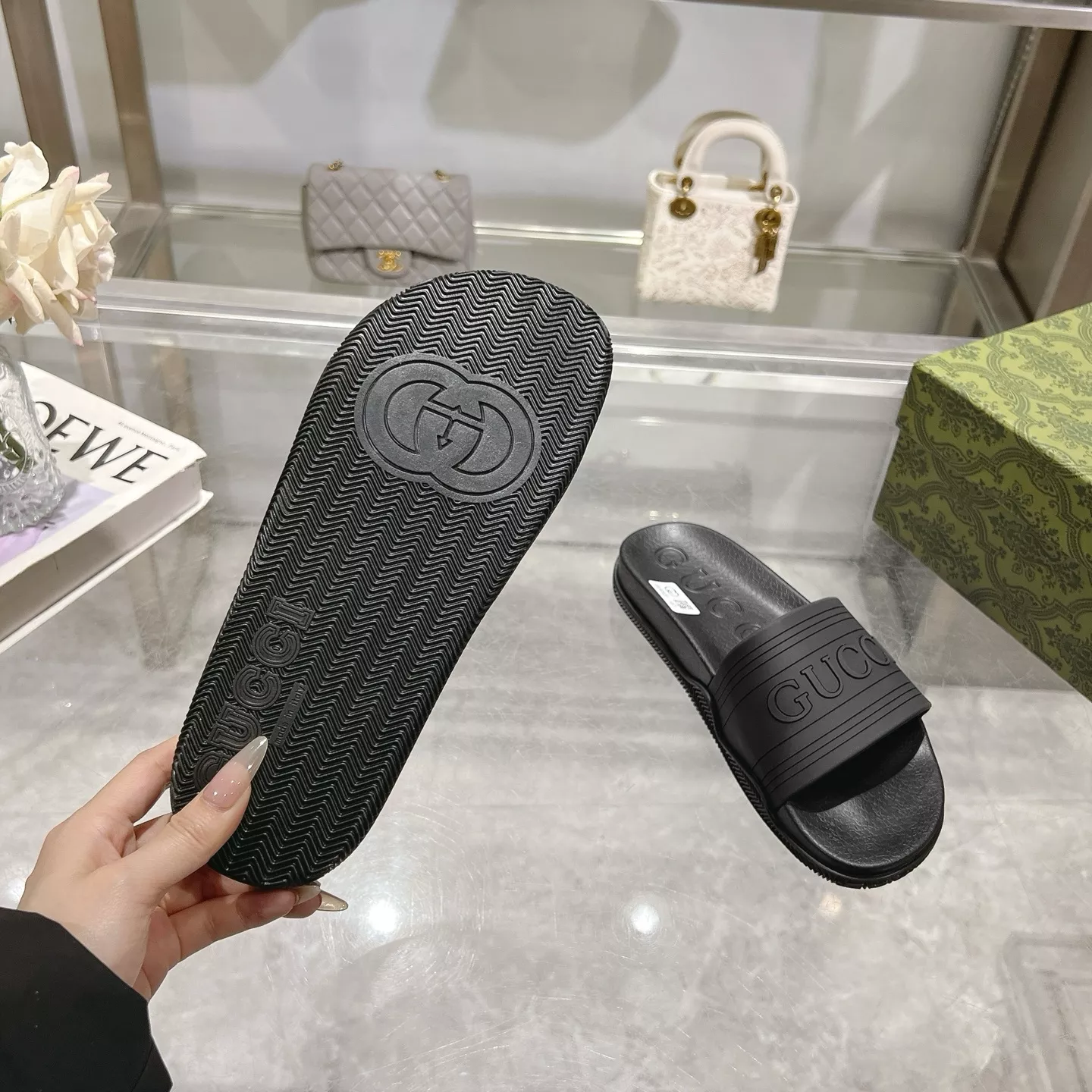 Fashionable 3324 Gucci Slippers For Men