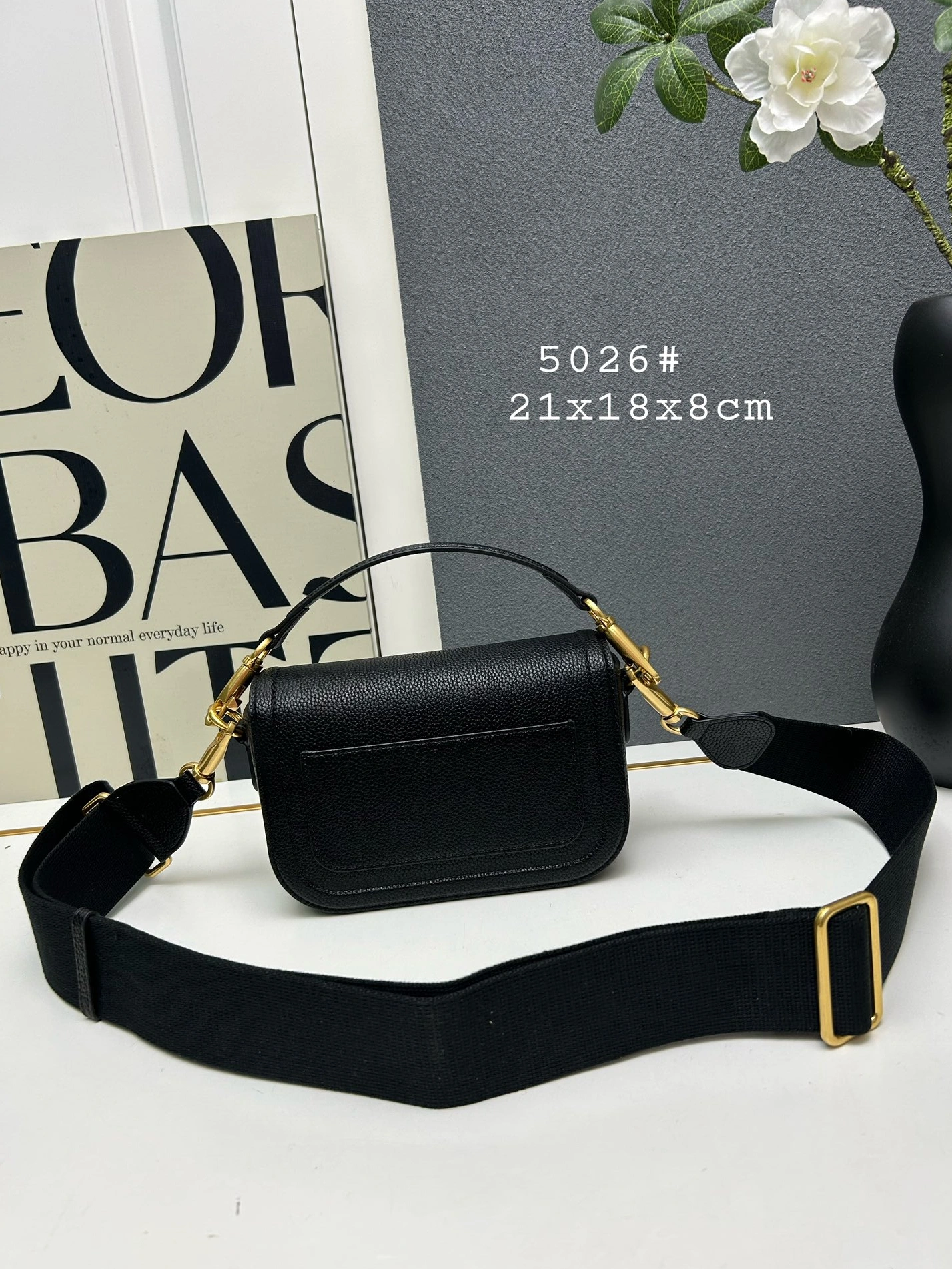 Fashionable 3560 Valentino AAA Quality Messenger Bags For Women