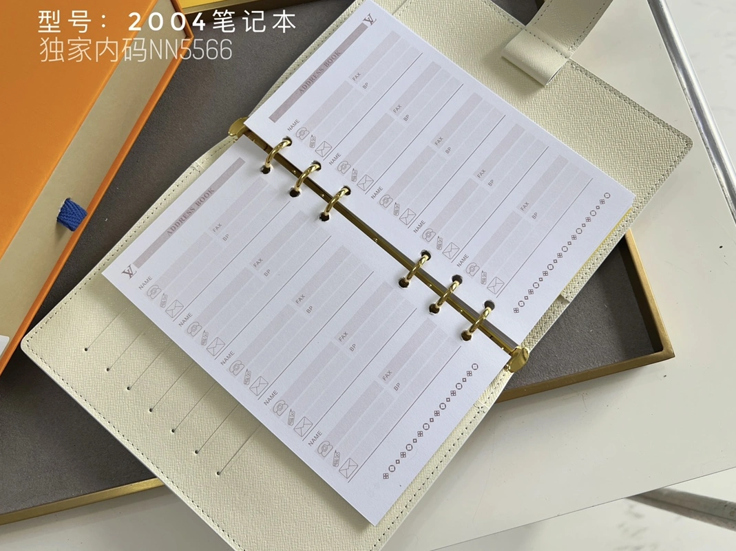 Fashionable 370 Louis Vuitton LV Card Case