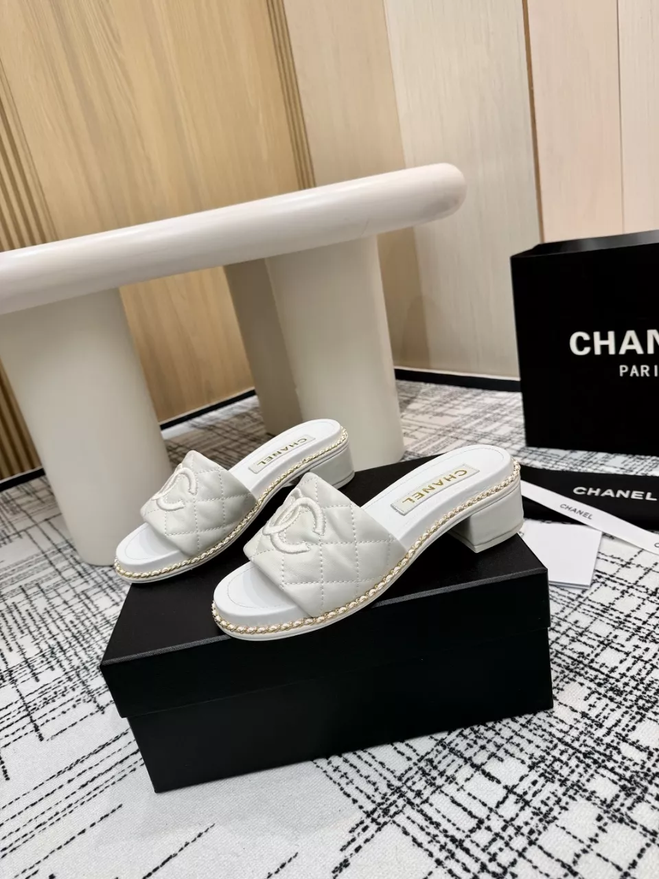 Fashionable 3925 Chanel Slippers For Women