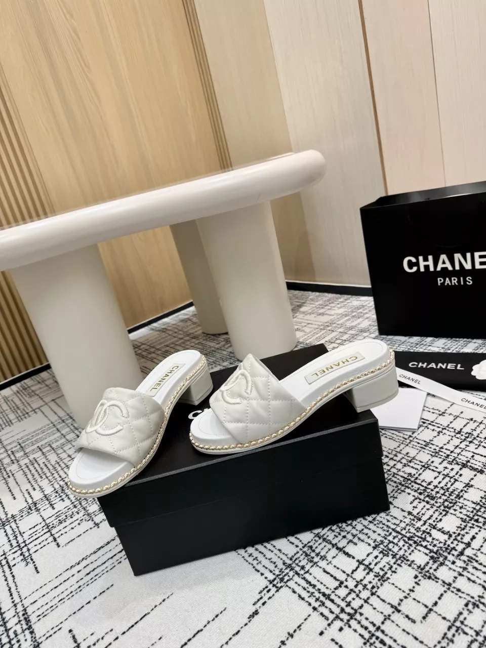 Fashionable 3925 Chanel Slippers For Women
