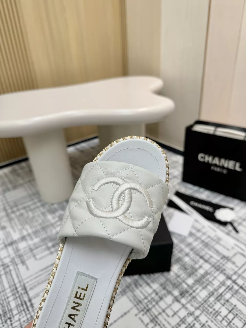 Fashionable 3925 Chanel Slippers For Women