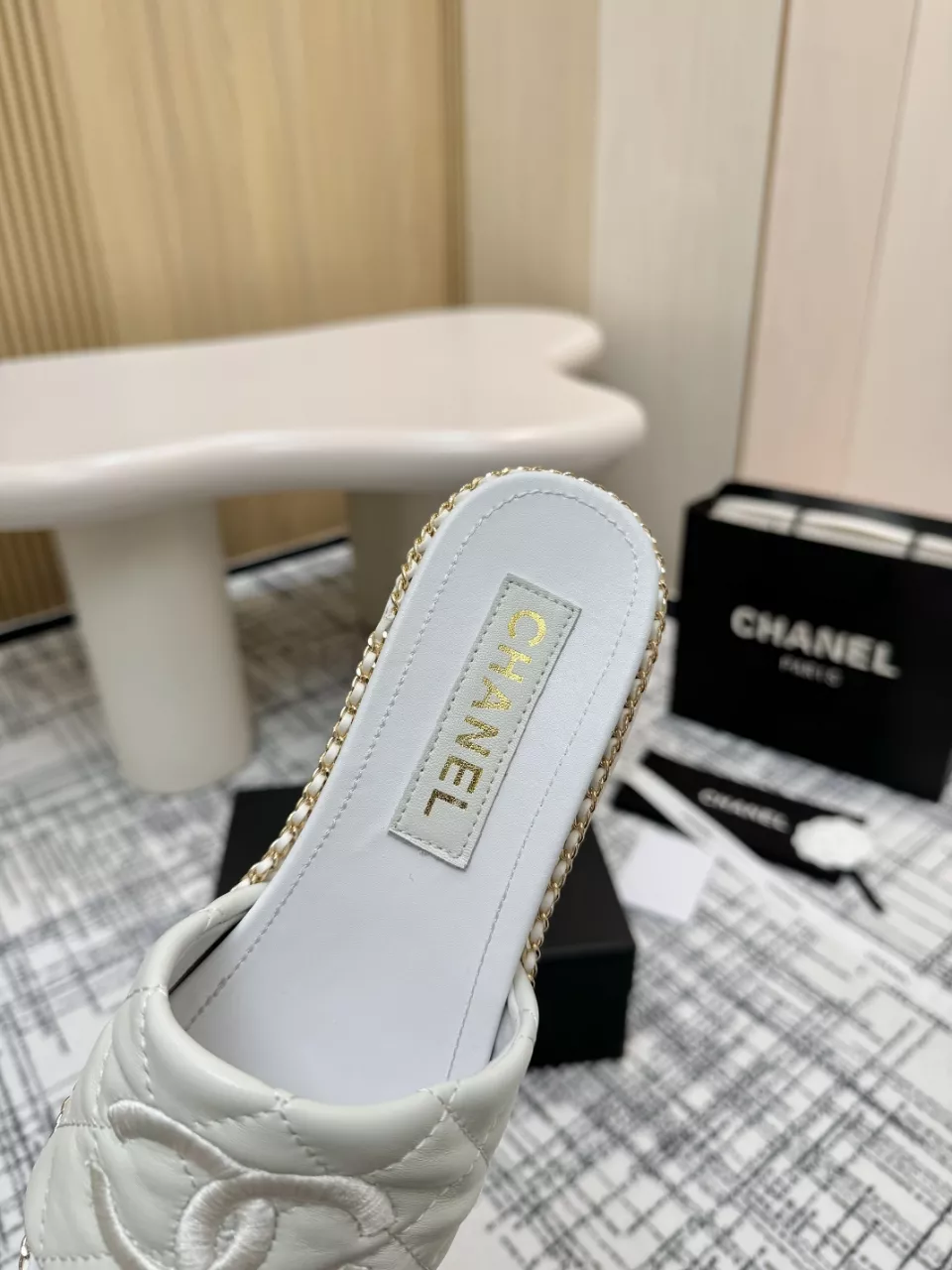 Fashionable 3925 Chanel Slippers For Women
