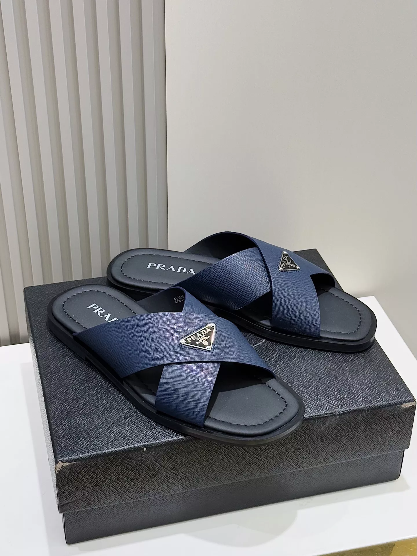 Fashionable 4027 Prada Slippers For Men