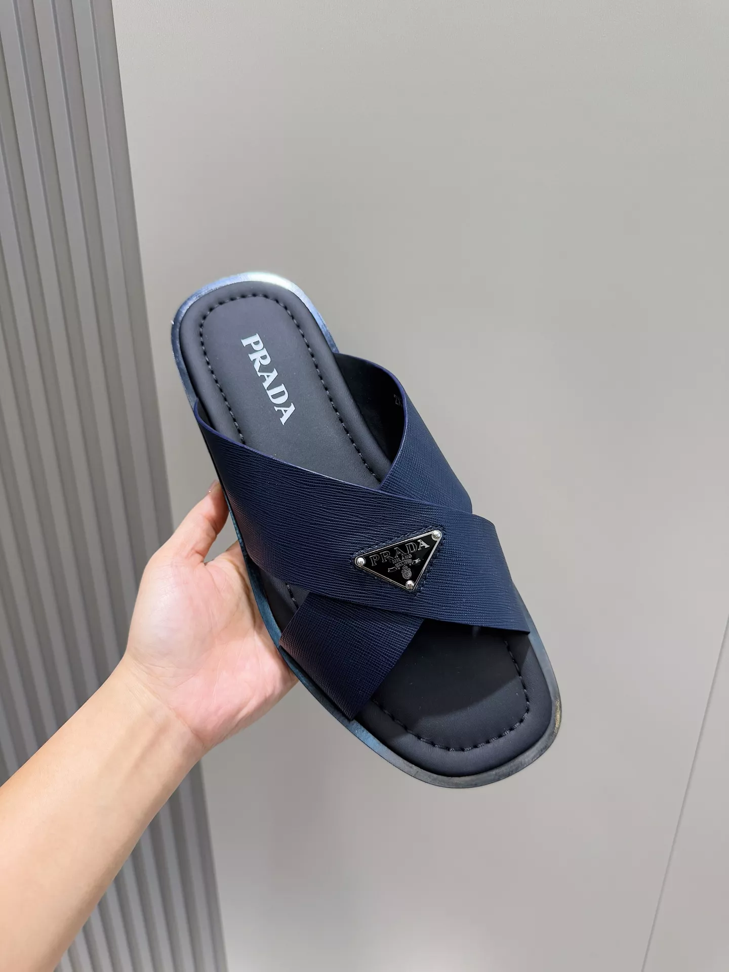 Fashionable 4027 Prada Slippers For Men