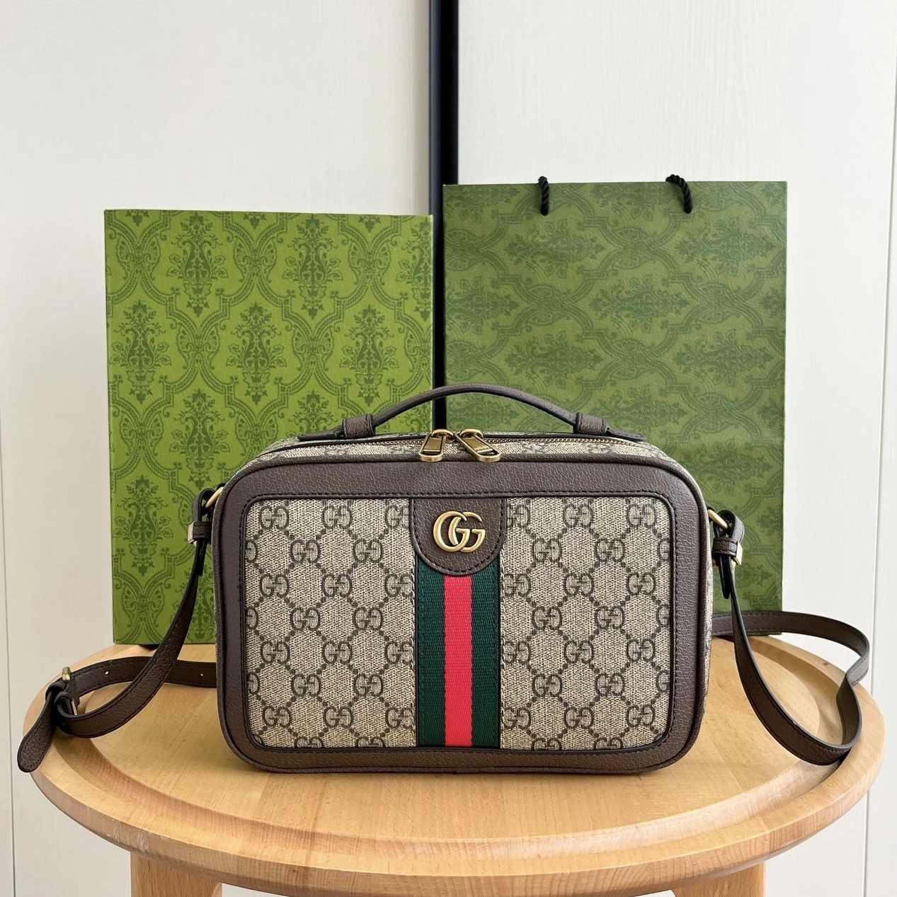 Fashionable 416 Gucci AAA Quality Messenger Bags For Unisex