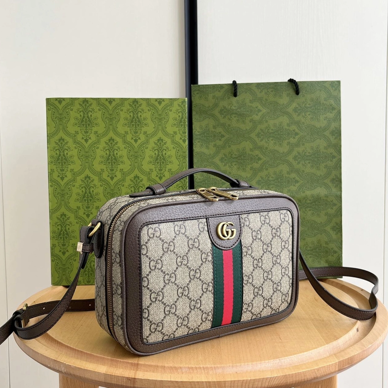 Fashionable 416 Gucci AAA Quality Messenger Bags For Unisex