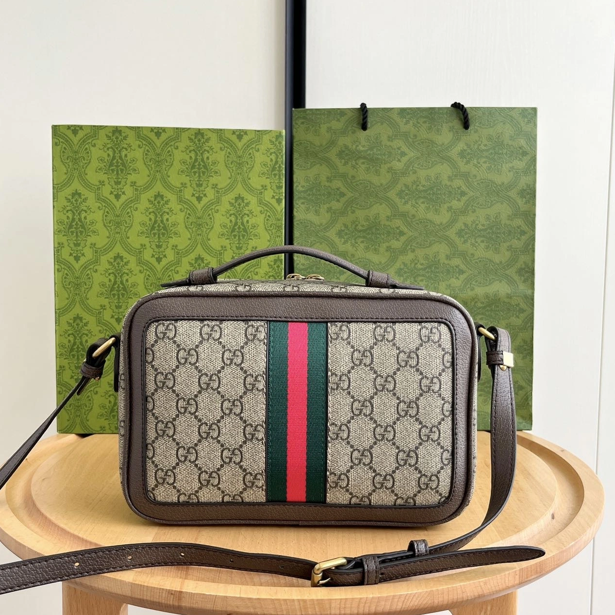 Fashionable 416 Gucci AAA Quality Messenger Bags For Unisex