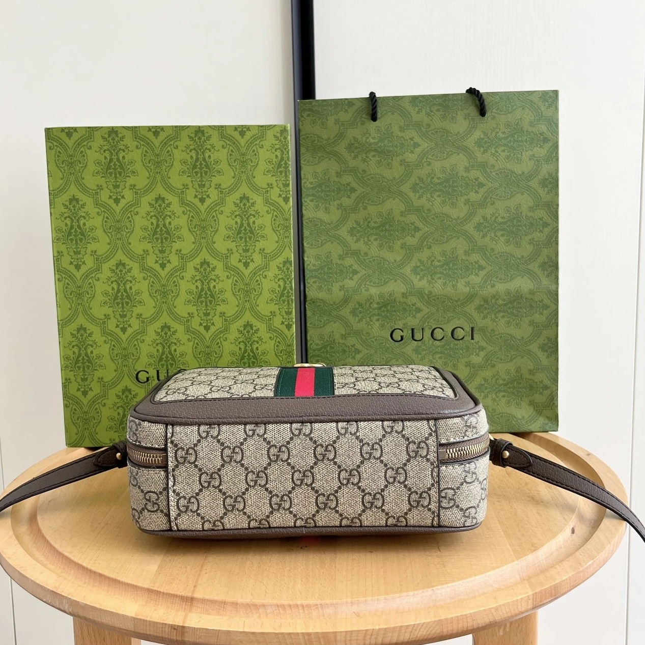Fashionable 416 Gucci AAA Quality Messenger Bags For Unisex