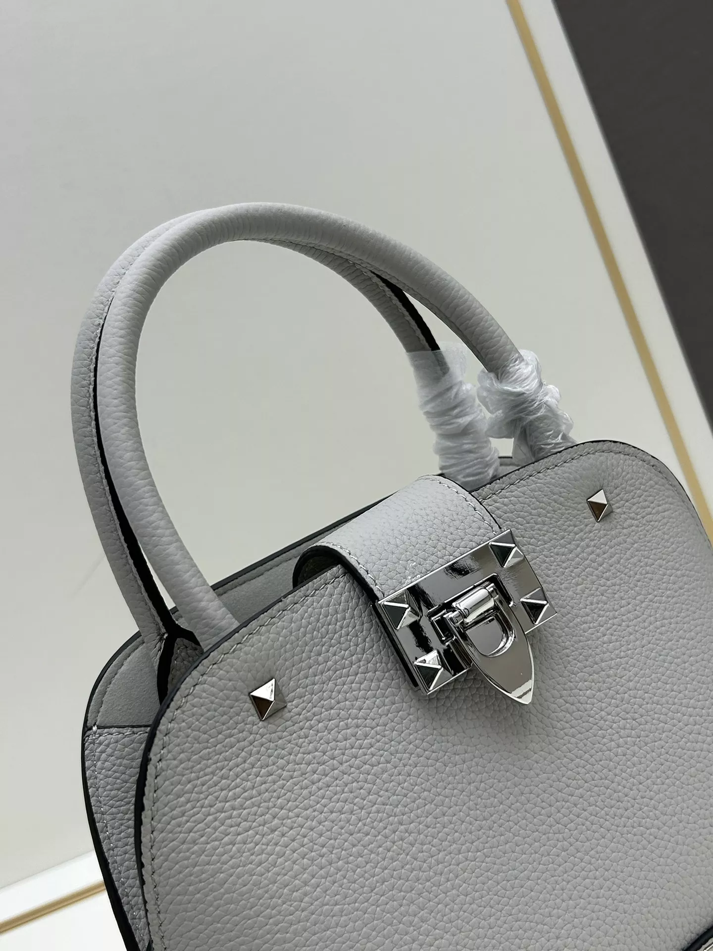 Fashionable 4193 Valentino AAA Quality Handbags For Women