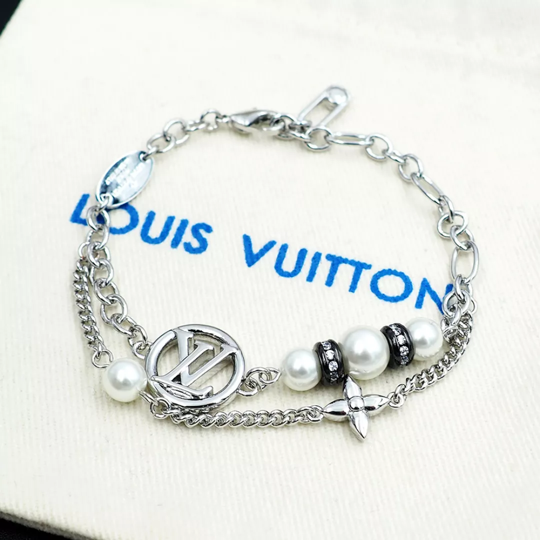 Fashionable 4244 Louis Vuitton LV Bracelets