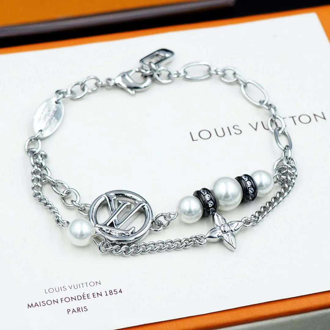 Fashionable 4244 Louis Vuitton LV Bracelets