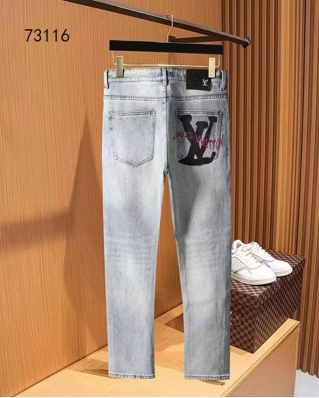 Fashionable 4263 Louis Vuitton LV Jeans For Men