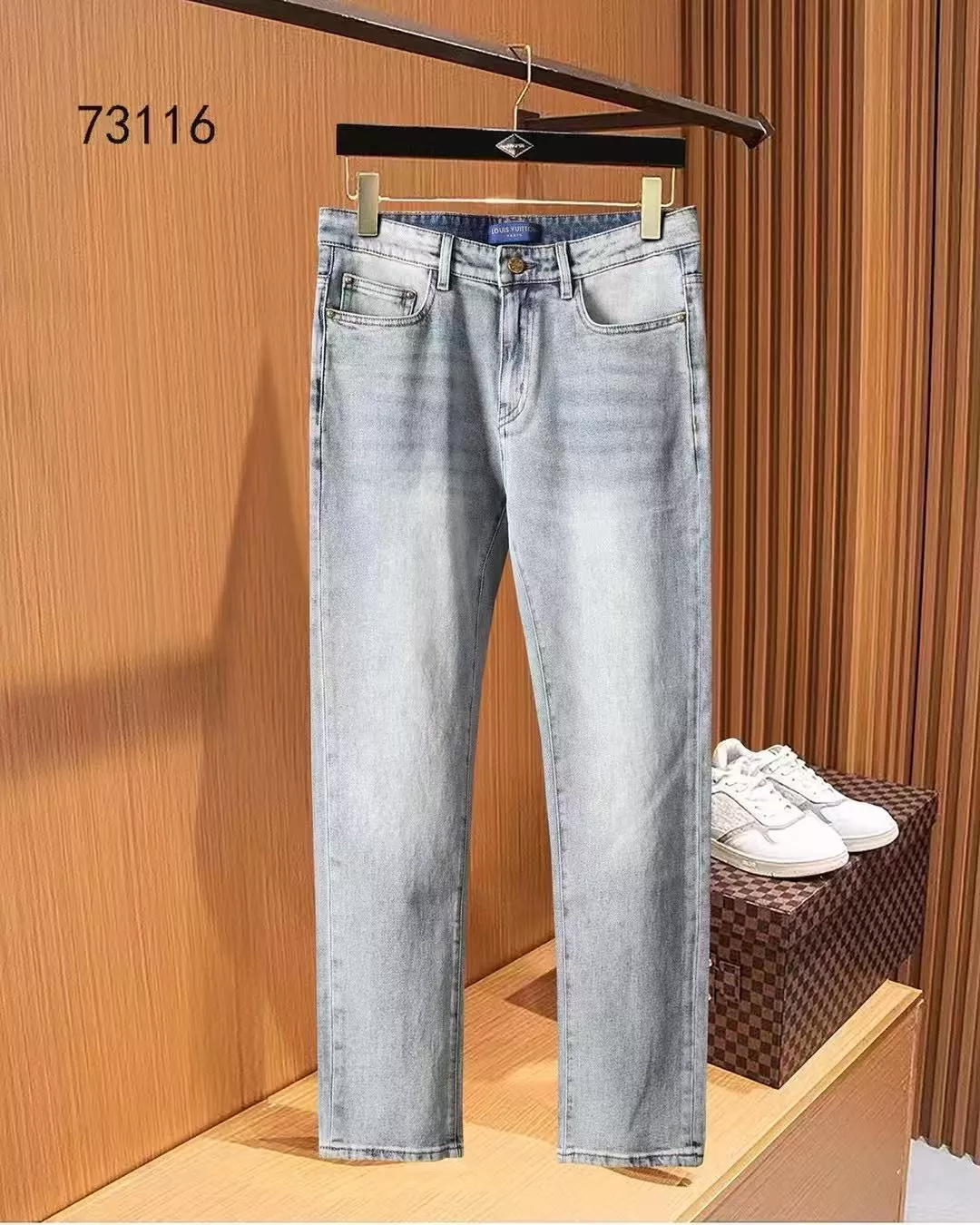 Fashionable 4263 Louis Vuitton LV Jeans For Men