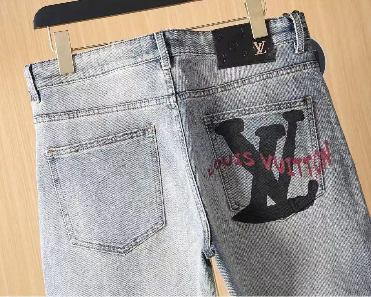 Fashionable 4263 Louis Vuitton LV Jeans For Men