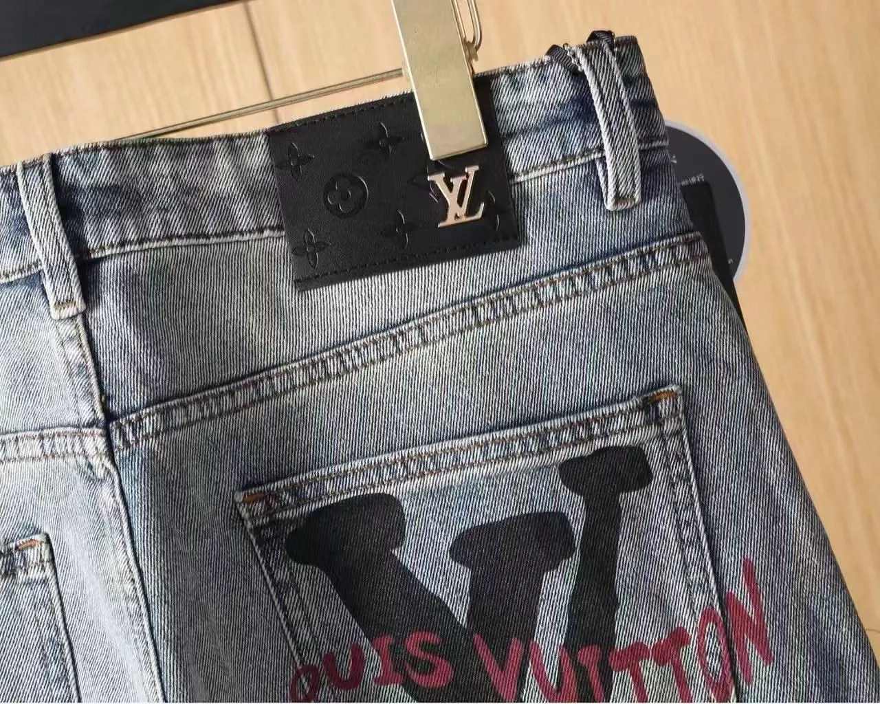 Fashionable 4263 Louis Vuitton LV Jeans For Men