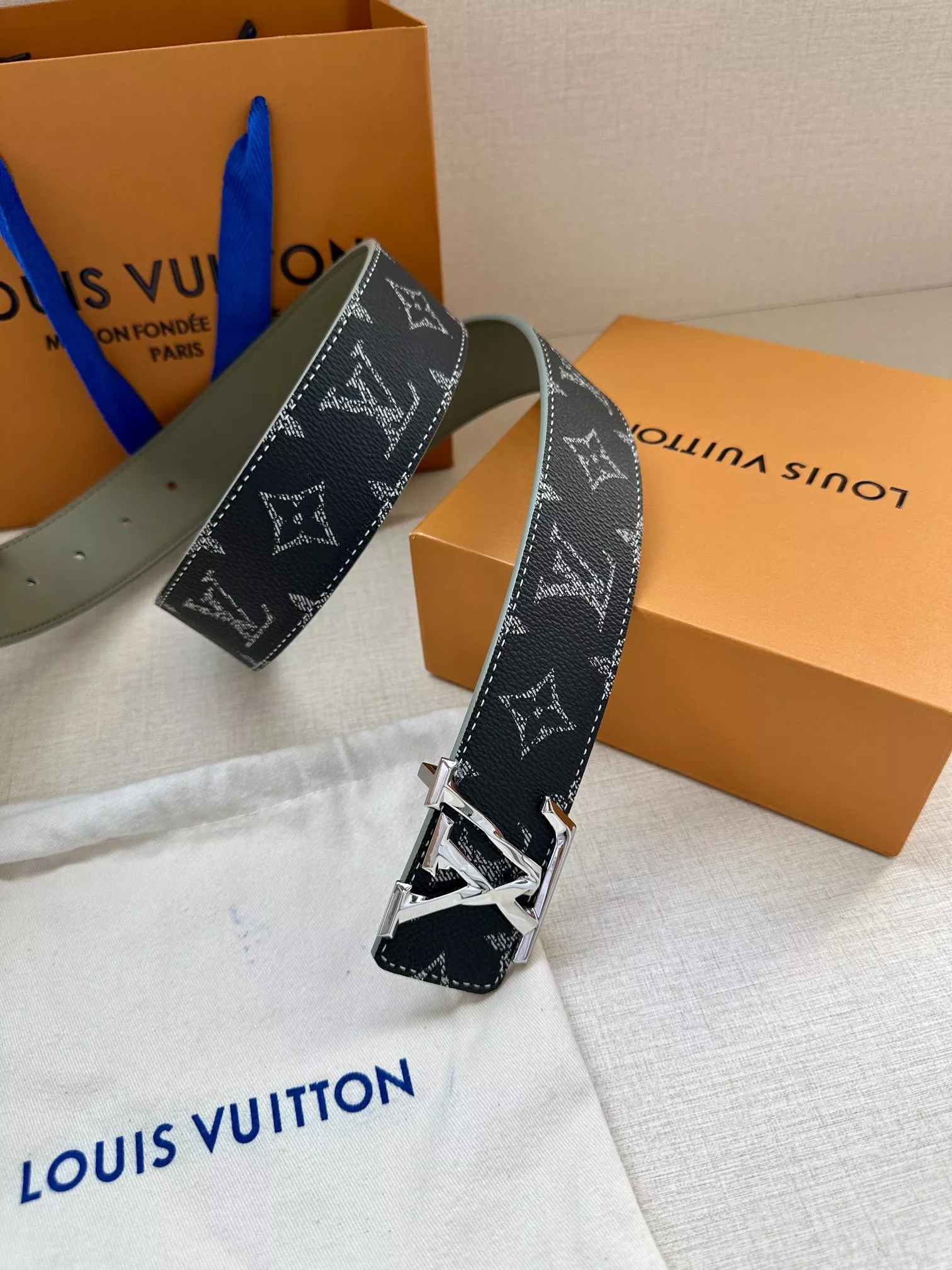 Fashionable 4292 Louis Vuitton AAA Quality Belts In 4.0cm For Men