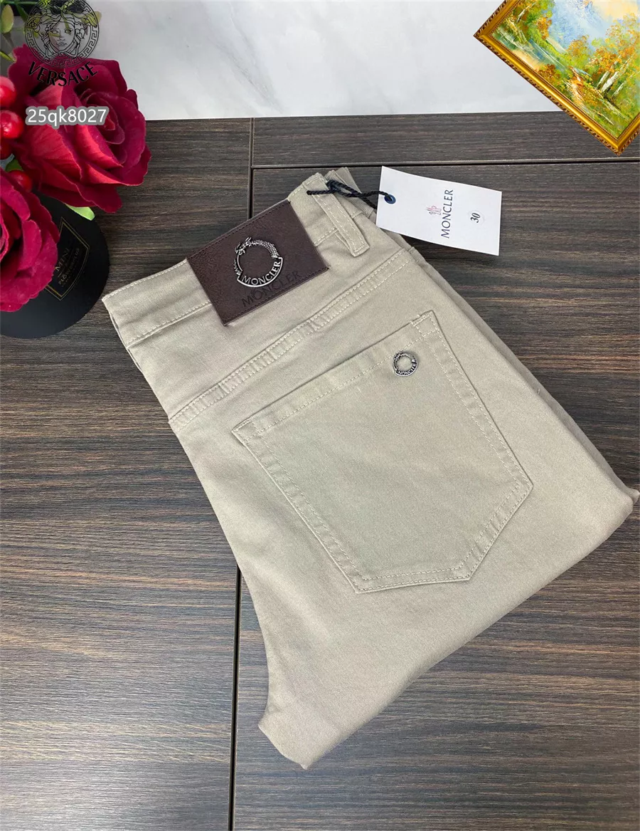 Fashionable 4326 Moncler Jeans For Men